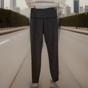 Lululemon  Hi-Rise Leggings Womens Size 6 Black Gray  Super Compressing Fancy